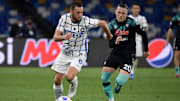 Inter de Milão e Napoli se enfrentam neste domingo (21).