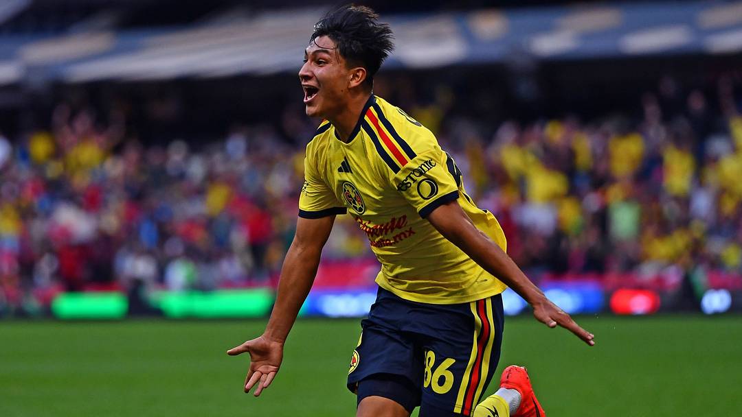 Óscar Perea inicia con el pie derecho su aventura con América