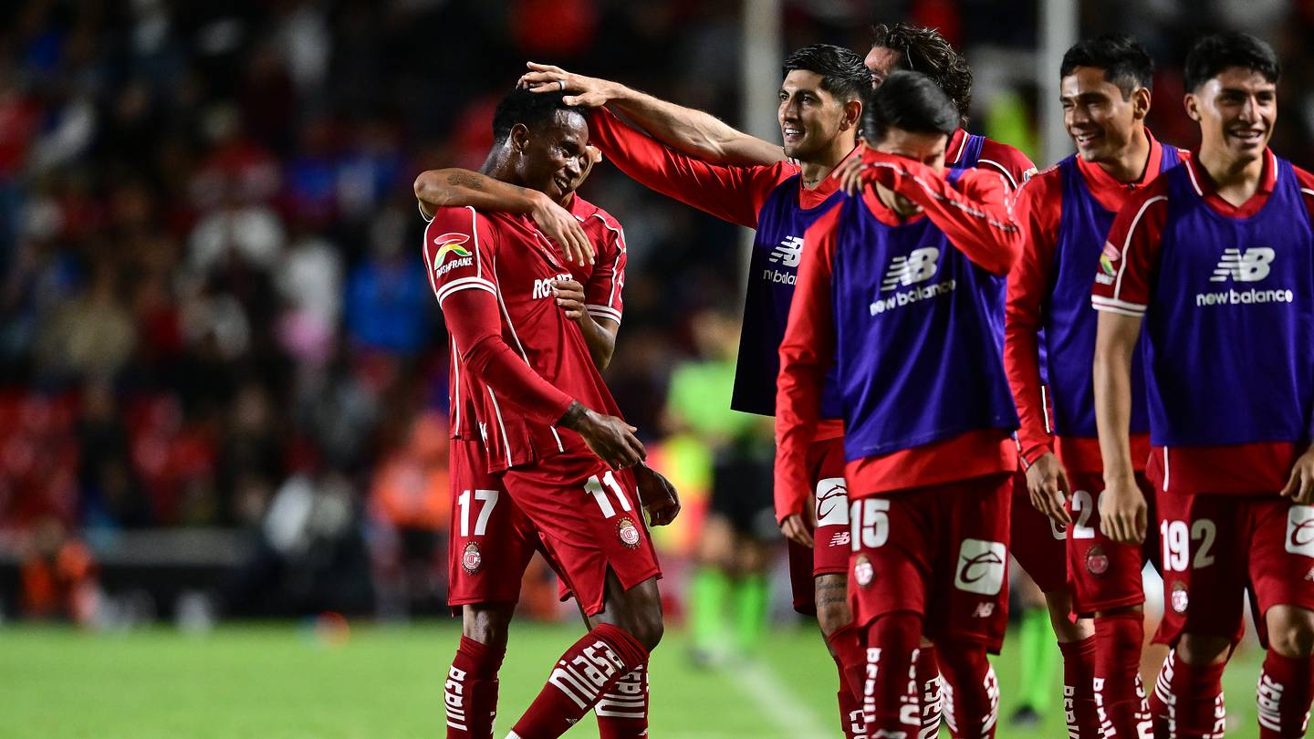 Toluca vence a Querétaro con penal agónico de Federico Viñas