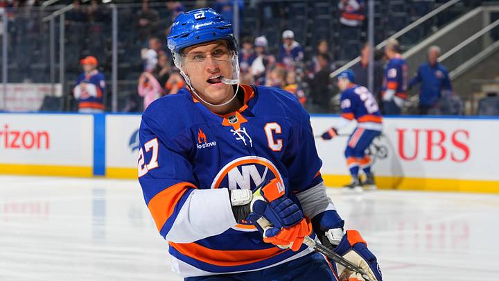 Toronto Maple Leafs v New York Islanders