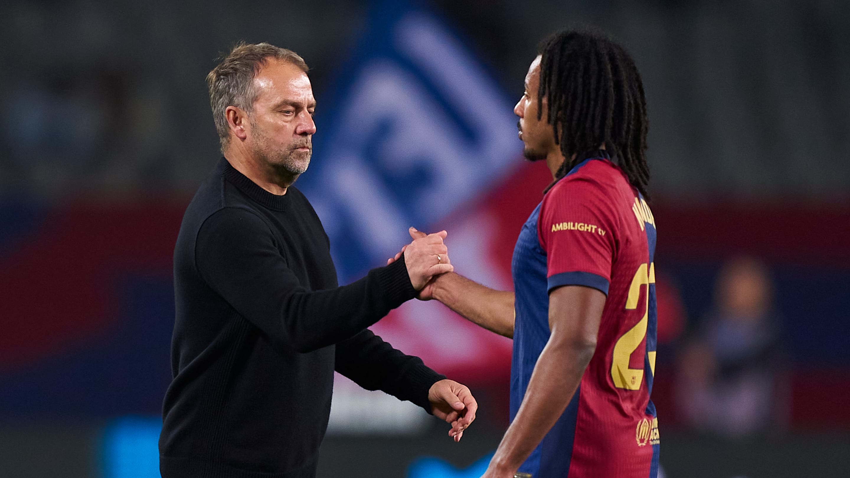 FC Barcelone : Les deux options d'Hansi Flick pour remplacer Jules Koundé selon la presse espagnole