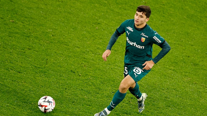 Abdukodir Khusanov in action for RC Lens 