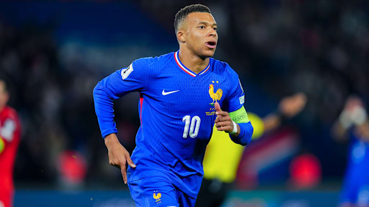 Kylian Mbappé est sorti sur blessure contre l'Azerbïdjan.