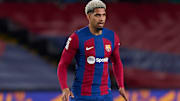 Ronald Araujo, do Barcelona, acerta com a Juventus
