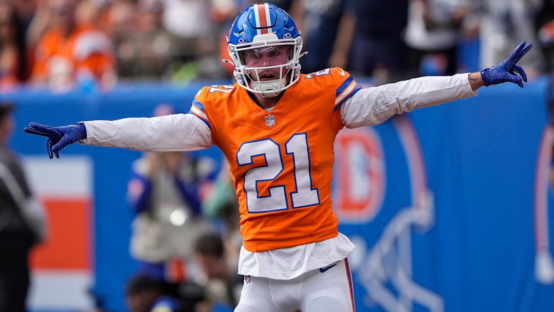 October 26, 2025: Denver Broncos cornerback Riley Moss (21) signals incomplete on a pass to the end zone in the first half of the football game between the Denver Broncos and Dallas Cowboys. 