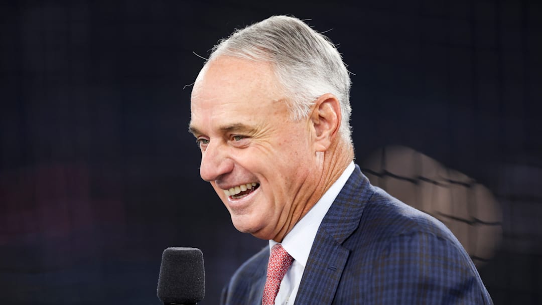 World Series - Los Angeles Dodgers v Toronto Blue Jays - Game 2