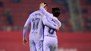 Riqui Puig y Luuk De Jong, los hombres del partido