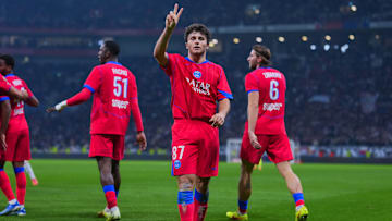 Olympique Lyonnais v Paris Saint-Germain FC - Ligue 1 McDonald's