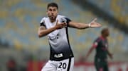 Contratado em 2024, Pedro Raul não engrenou no Timão