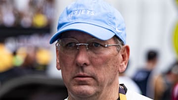 John Textor está pressionado em busca de novo técnico para o Botafogo
