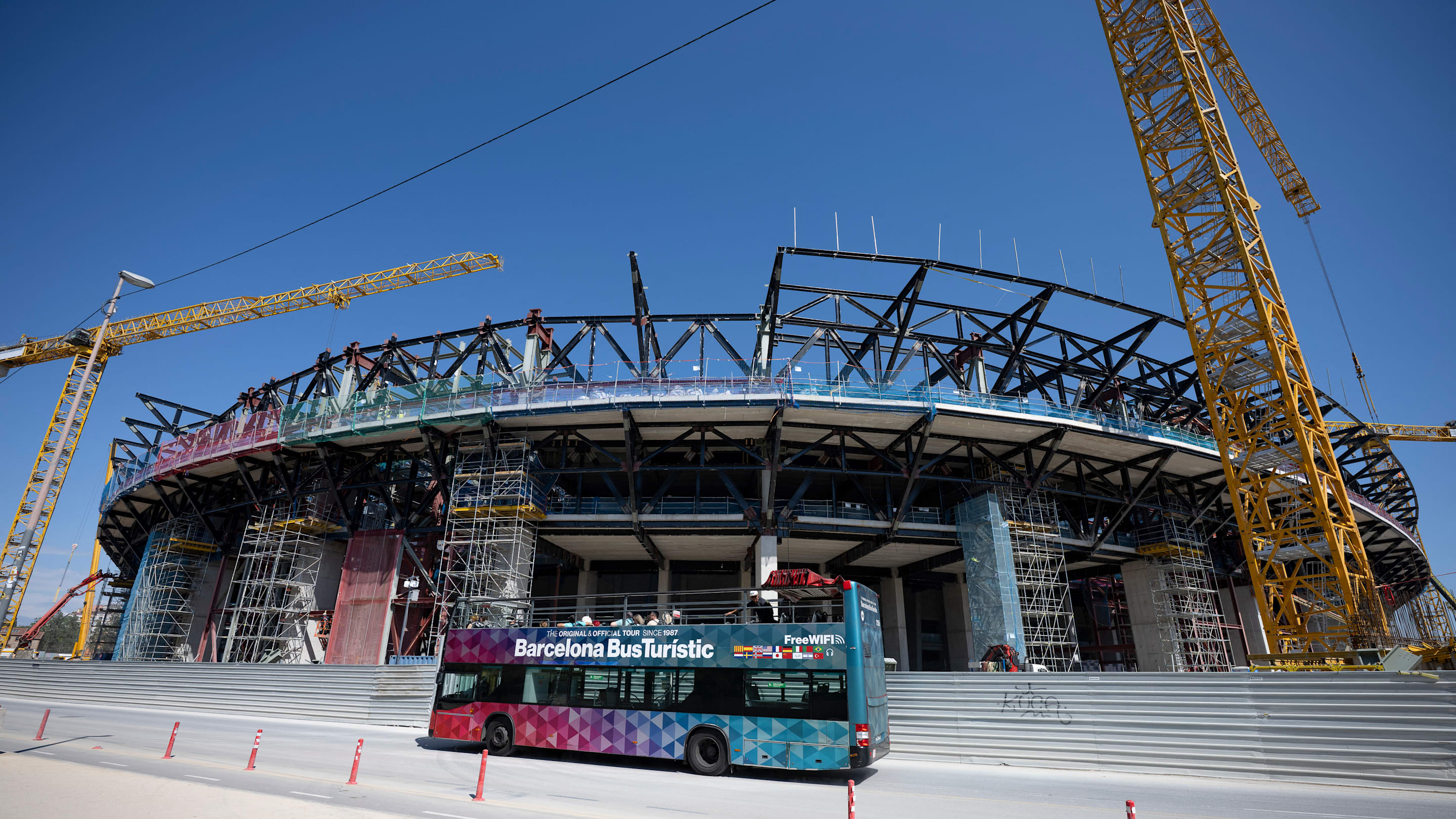 FC Barcelone - VIDEO : Les images très inquiétantes des travaux au Camp Nou, loin d'être terminés