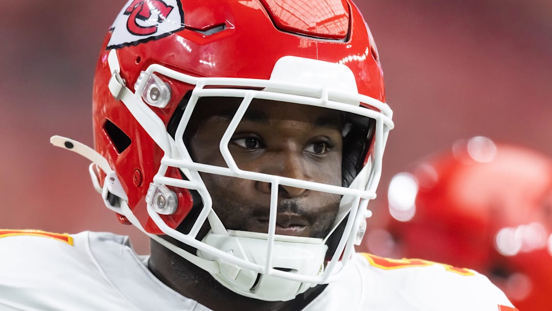 Aug 9, 2025; Glendale, Arizona, USA; Kansas City Chiefs defensive end Felix Anudike-Uzomah (91) against the Arizona Cardinals during a preseason NFL game at State Farm Stadium.