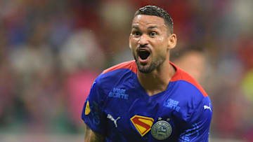 Willian José marcou um golaço no triunfo do Bahia 