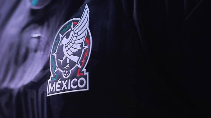 La playera negra de México La playera negra de México