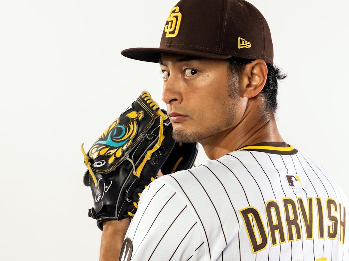 YU DARVISH vs HIROKI KURODA 記念品