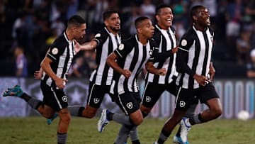 Botafogo é um dos times que pode terminar a rodada no topo da classificação