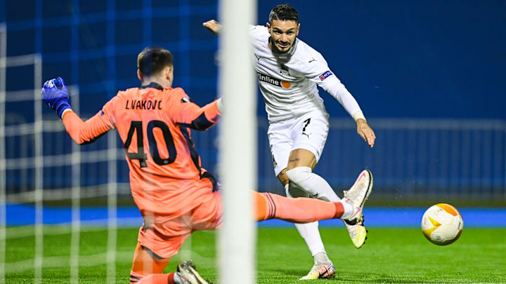 Remy Cabella vuruşu yapıyor. Remy Cabella vuruşu yapıyor.