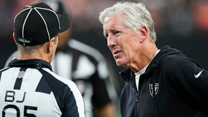 El arbitraje de la NFL vuelve a influir en partidos clave rumbo a los playoffs. El arbitraje de la NFL vuelve a influir en partidos clave rumbo a los playoffs.