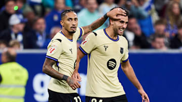 Raphinha (l.) wird den Clasico wohl verpassen