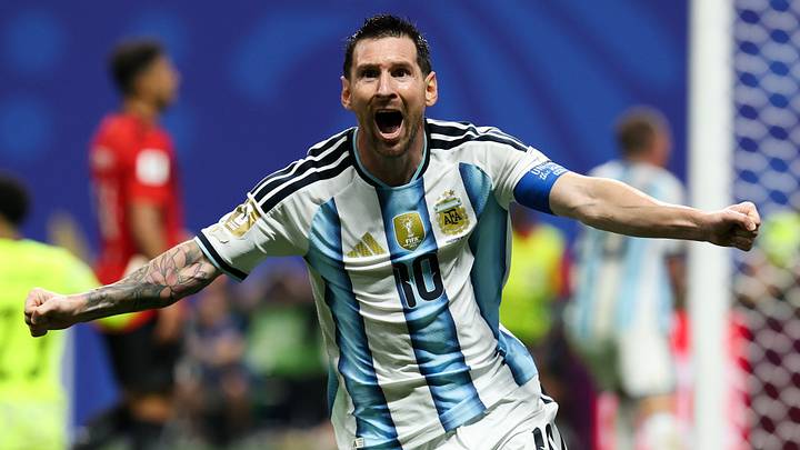 Messi began wearing No. 10 for his country in 2009. Messi began wearing No. 10 for his country in 2009.