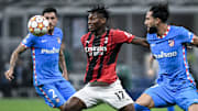 Leao in azione contro l'Atletico Madrid 