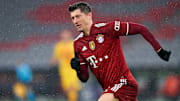 Do ascendente Benzema ao consolidado Lewandowski: os maiores artilheiros de 2021.