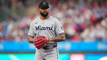 Alcántara tiene contrato con los Marlins hasta 2027