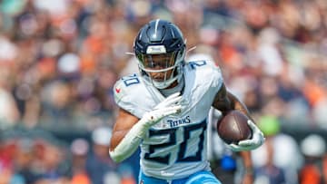 Tennessee Titans running back Tony Pollard (20)