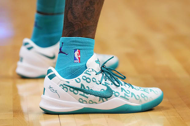Brand new kobe shoes top