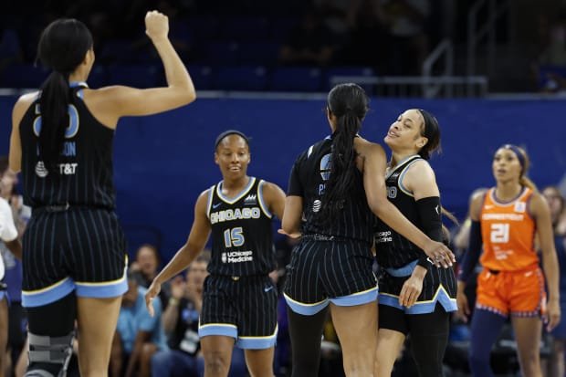 Angel Reese, Chennedy Carter, Chicago Sky, WNBA