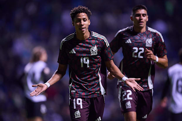 Ozziel Herrera aprovechó la oportunidad del Vasco Aguirre con un gol ante Valencia