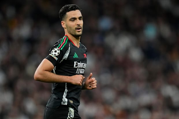 Mikel Merino plays against Real Madrid in the Champions League