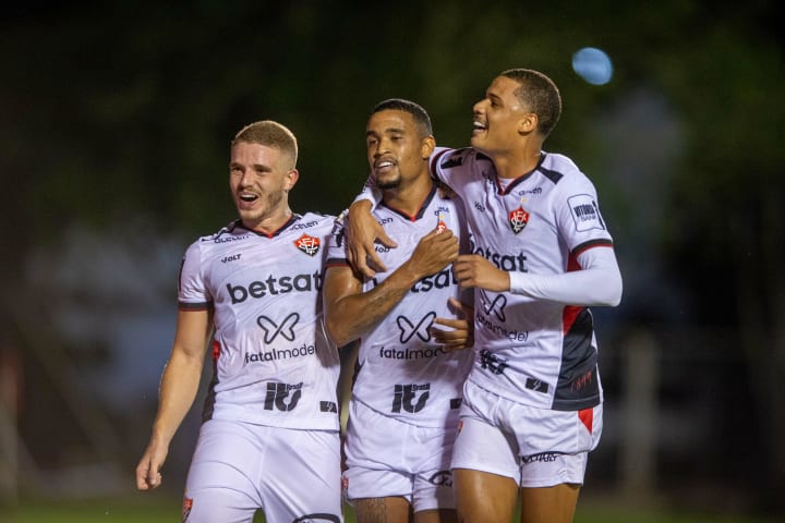 Alerrandro jogador do Vitória