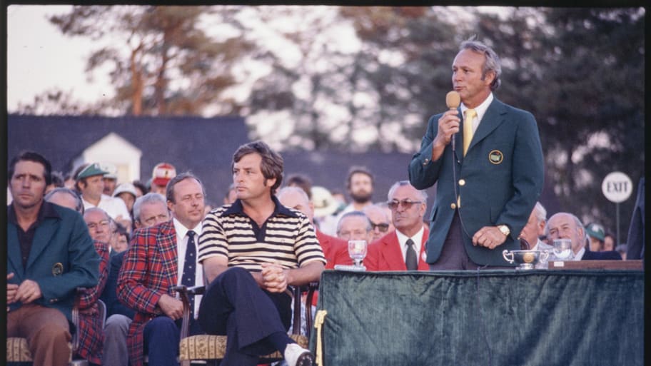Arnold Palmer announces Fuzzy Zoeller as the Masters winner