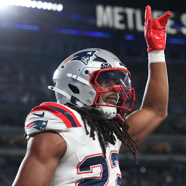 The Pittsburgh Steelers acquired safety Kyle Dugger from the New England Patriots.