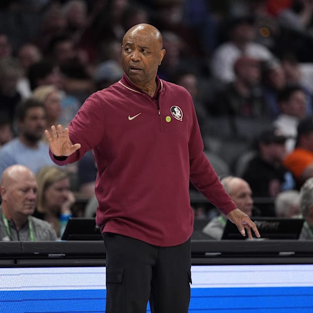 Florida State Seminoles head coach Leonard Hamilton