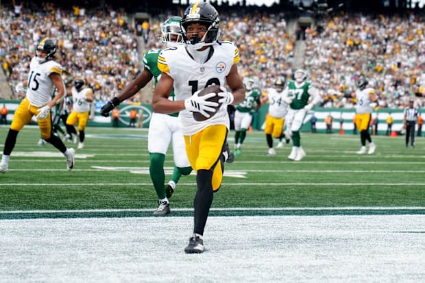 Football player in white unifor