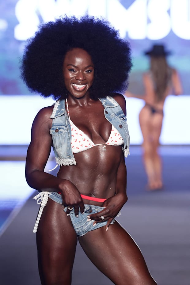 Tunde Oyeneyin was photographed by John Parra at SI Swimsuit’s 2025 Swim Week. 