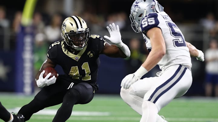 New Orleans Saints running back Alvin Kamara (41) runs with the ball against the Dallas Cowboys