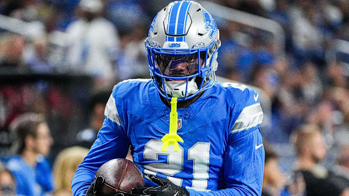 Detroit Lions cornerback Amik Robertson (21) warms up ahead of the Cleveland Browns game at Ford Field in Detroit on Sunday, Sept. 28, 2025.