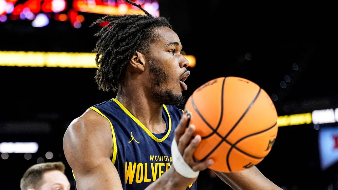 Michigan forward Morez Johnson Jr. (21) practices at open practice at Lucas Oil Stadium in Indianapolis on Friday, April 3, 2026. Michigan forward Morez Johnson Jr. (21) practices at open practice at Lucas Oil Stadium in Indianapolis on Friday, April 3, 2026.