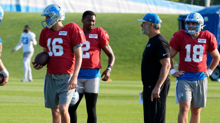 Detroit Lions quarterback Hendon Hooker (2)