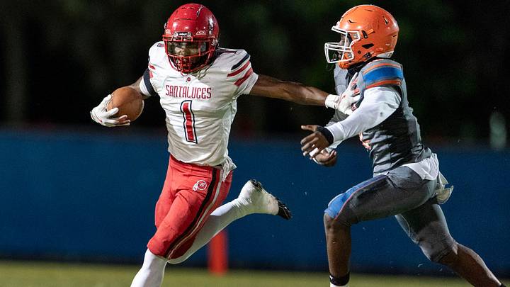 Santaluces running back Kelsey Gerald runs the ball against the Gators in Palm Beach Gardens, Florida, on August 29, 2025.