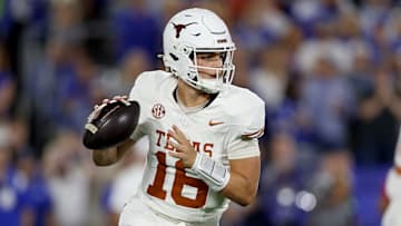 Arch Manning, Texas v Kentucky