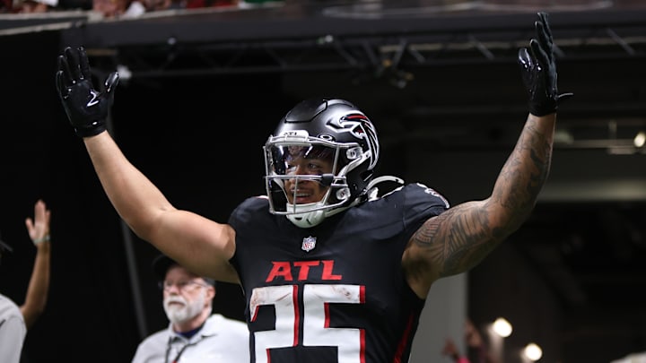The Atlanta Falcons are favored in Week 6. 