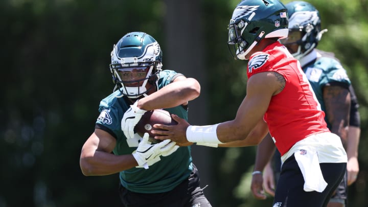 Saquon Barkley (L), Jalen Hurts (R), Philadelphia Eagles