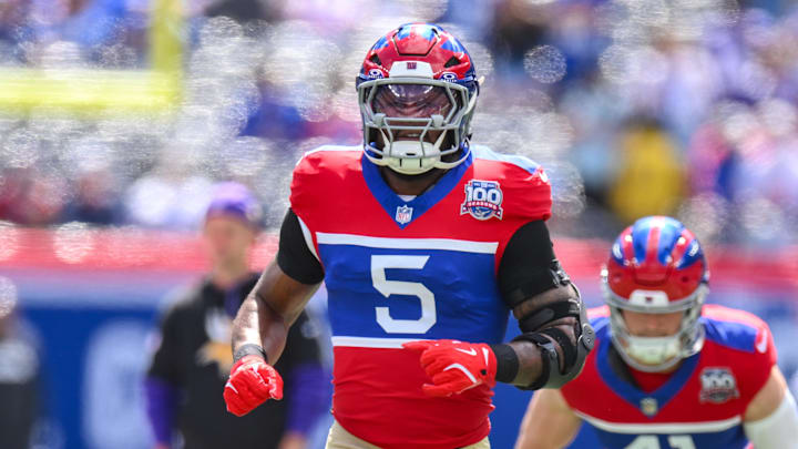 Sep 8, 2024; East Rutherford, New Jersey, USA; New York Giants linebacker Kayvon Thibodeaux (5) warms up before a game against the Minnesota Vikings at MetLife Stadium.   