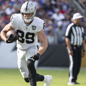 Sep 15, 2024; Baltimore, Maryland, USA;  Las Vegas Raiders tight end Brock Bowers (89) runs after as catch during the second half against the Baltimore Ravens at M&T Bank Stadium. Mandatory Credit: Tommy Gilligan-Imagn Images