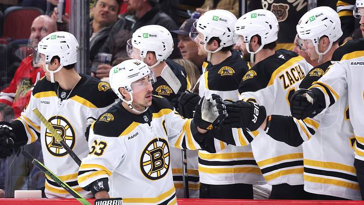 Boston Bruins v Chicago Blackhawks