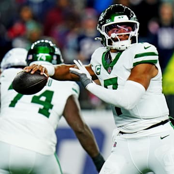 Nov 13, 2025; Foxborough, Massachusetts, USA; New York Jets quarterback Justin Fields (7) drops back to make a pass during the second half against the New England Patriots at Gillette Stadium. Mandatory Credit: David Butler II-Imagn Images